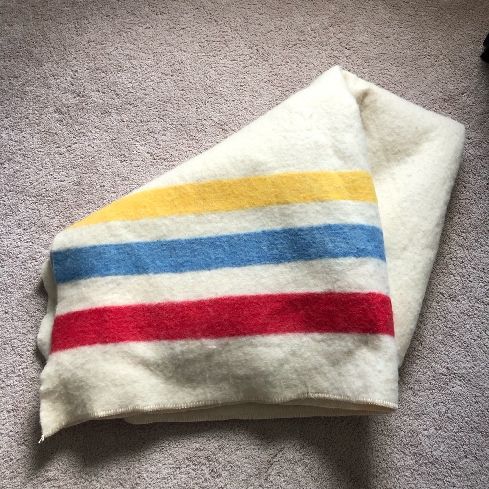Vintage Wool Blanket! Similar to Hudson’s Bay!